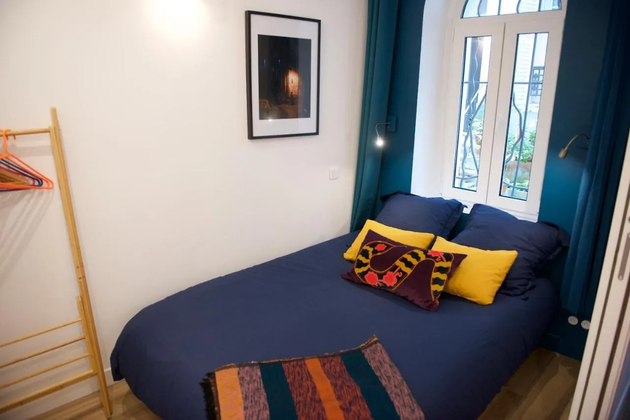 Charming Parisian Apartment With Air Conditioning - Climatisation & 2 Bedrooms - Batignolles Parigi 0*,  Francia
