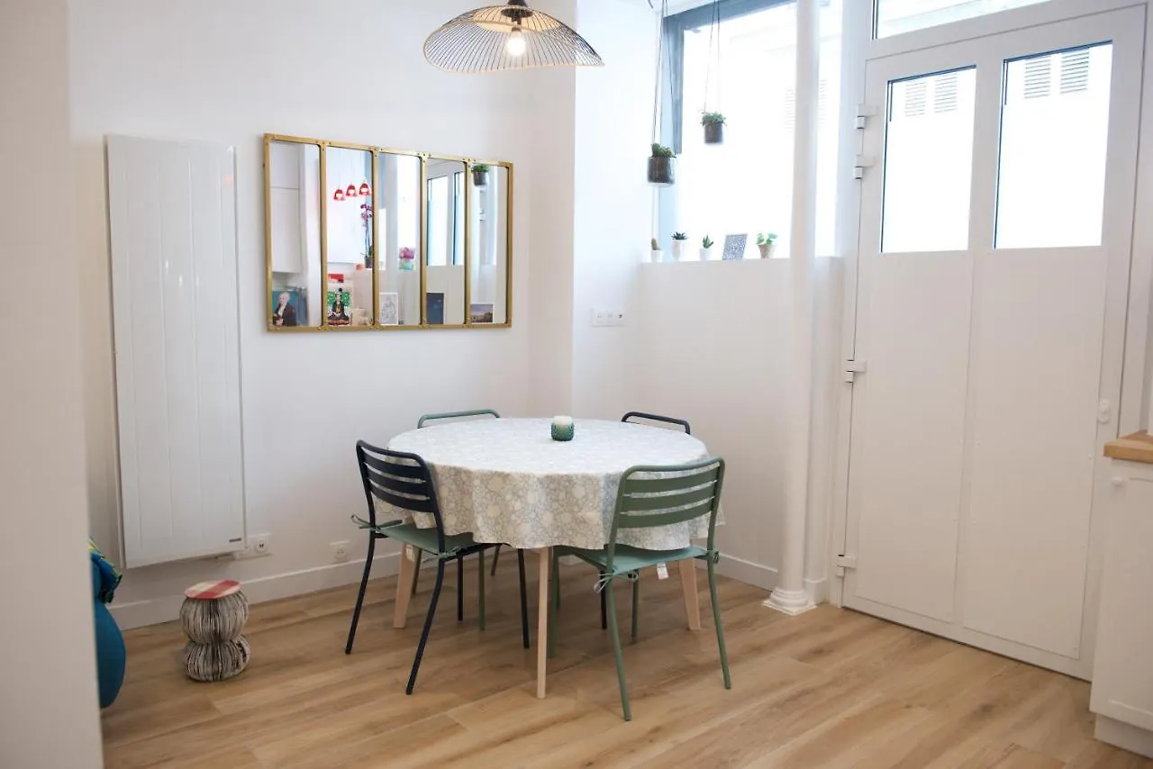 Charming Parisian Apartment With Air Conditioning - Climatisation & 2 Bedrooms - Batignolles Parigi
