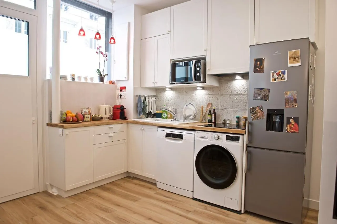 Charming Parisian Apartment With Air Conditioning - Climatisation & 2 Bedrooms - Batignolles Parigi Francia