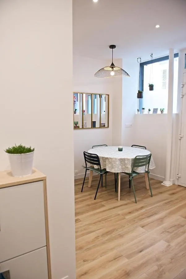 Charming Parisian Apartment With Air Conditioning - Climatisation & 2 Bedrooms - Batignolles Parigi