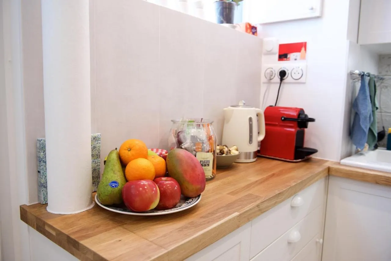 Charming Parisian Apartment With Air Conditioning - Climatisation & 2 Bedrooms - Batignolles Paris